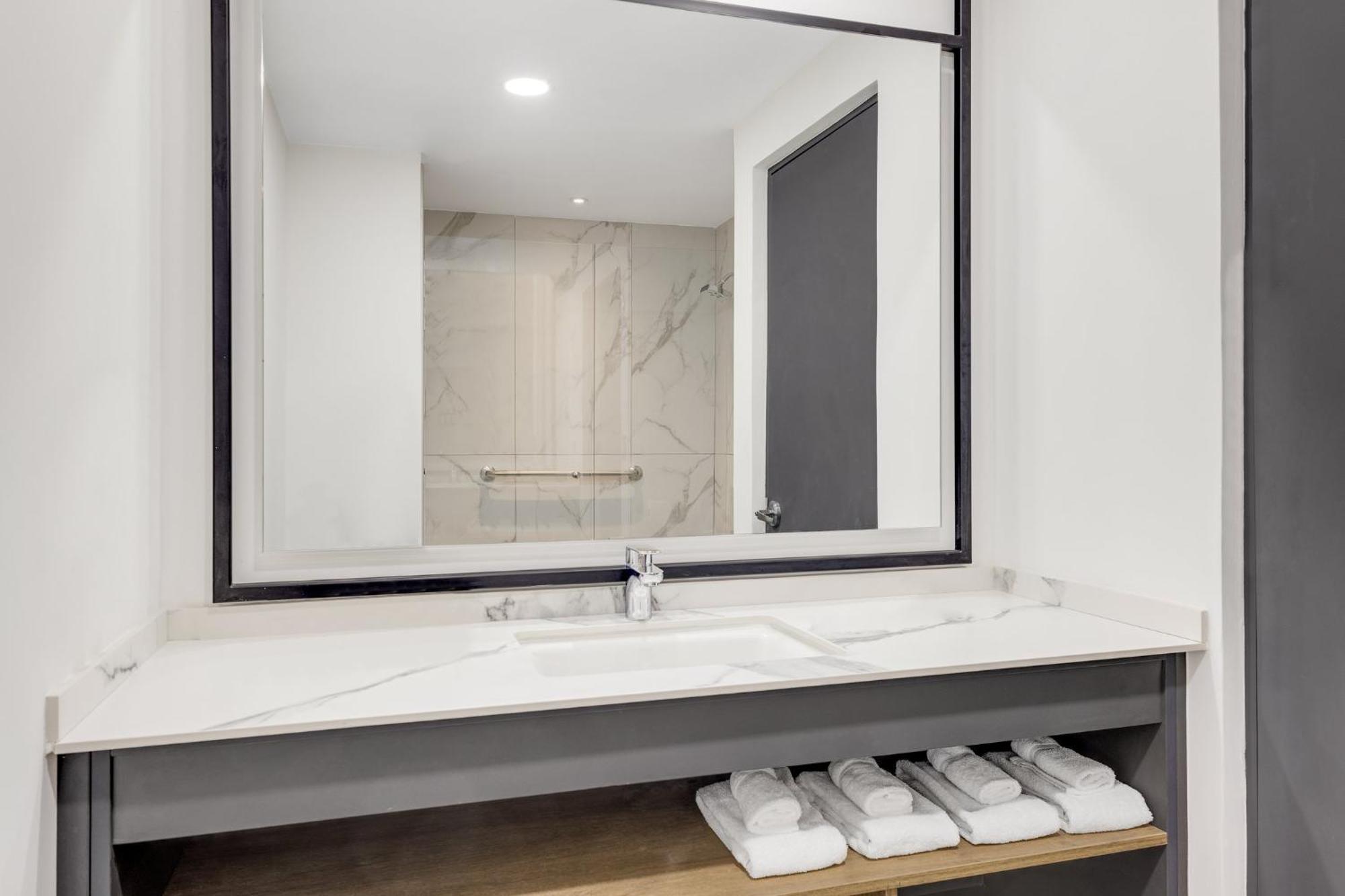 Отель Crowne Plaza San Jose La Sabana By Ihg Экстерьер фото