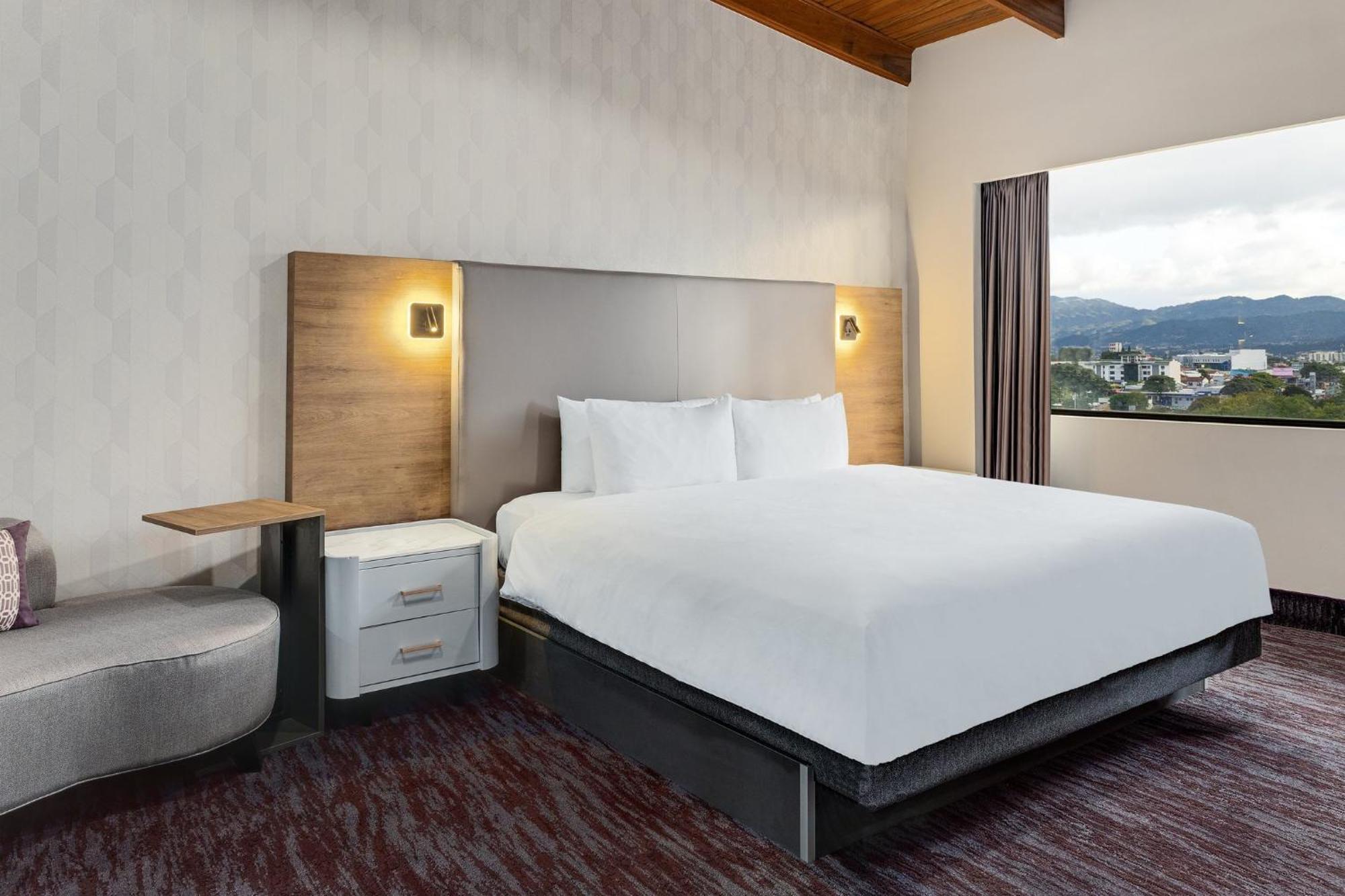 Отель Crowne Plaza San Jose La Sabana By Ihg Экстерьер фото